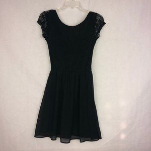 H&M Divided Black Lace Flowy Dress Size 4